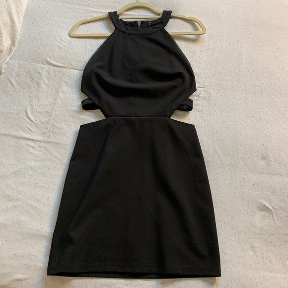 Black body con cut-out dress - SIZE MEDIUM - Picture 4 of 11